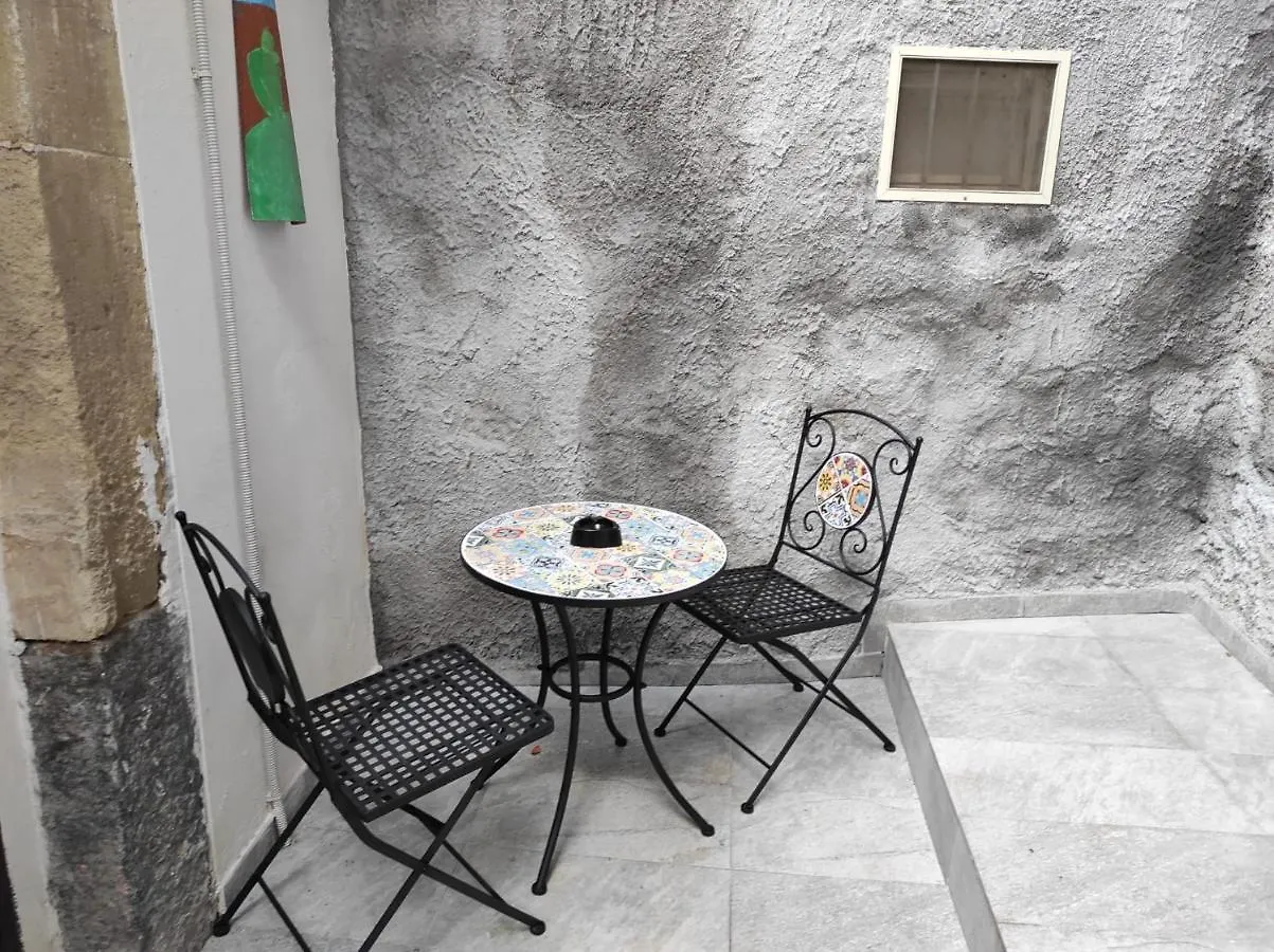Tapia'S Rooms One Aeroporto di Catania Fontana Rossa 0*,