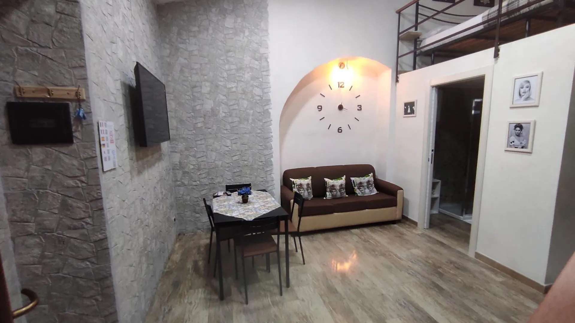 Tapia\'S Rooms One location